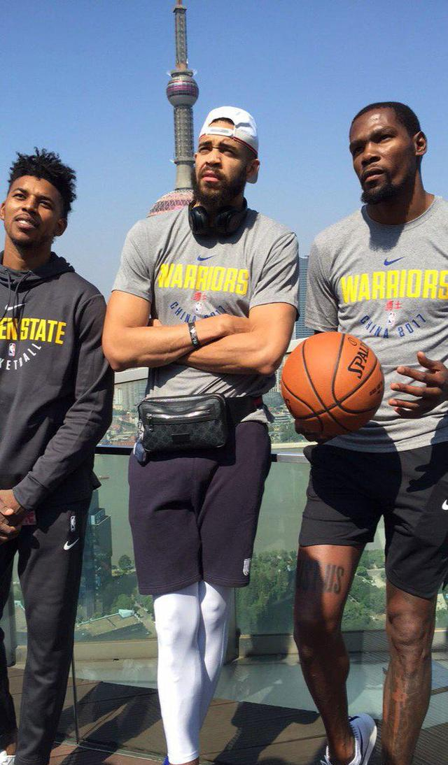 法尔克：二队前锋利契纳预计冬窗离队，拜仁希望加入回购条款（法尔克：拜仁二队前锋利契纳预计冬窗离队，俱乐部盼加入回购条款）