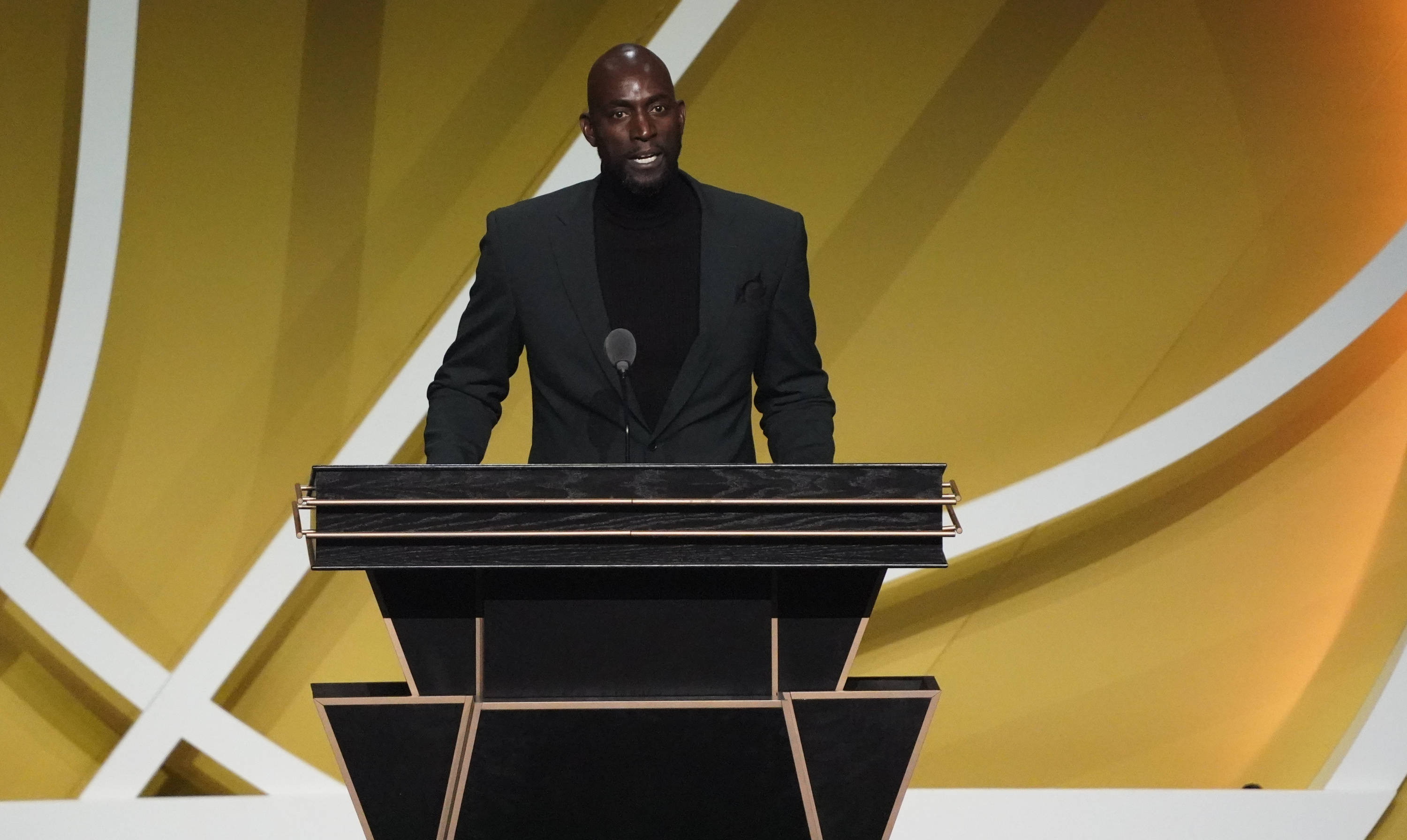 因西涅：离开那不勒斯的选择并不成功；孔蒂是值得信赖的保障（因西涅坦言离开那不勒斯未达预期 孔蒂是可靠依靠）