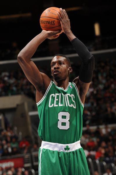 乔·科尔：切尔西需经验球员应对不稳定表现（乔·科尔：切尔西应倚重老将应对状态起伏）