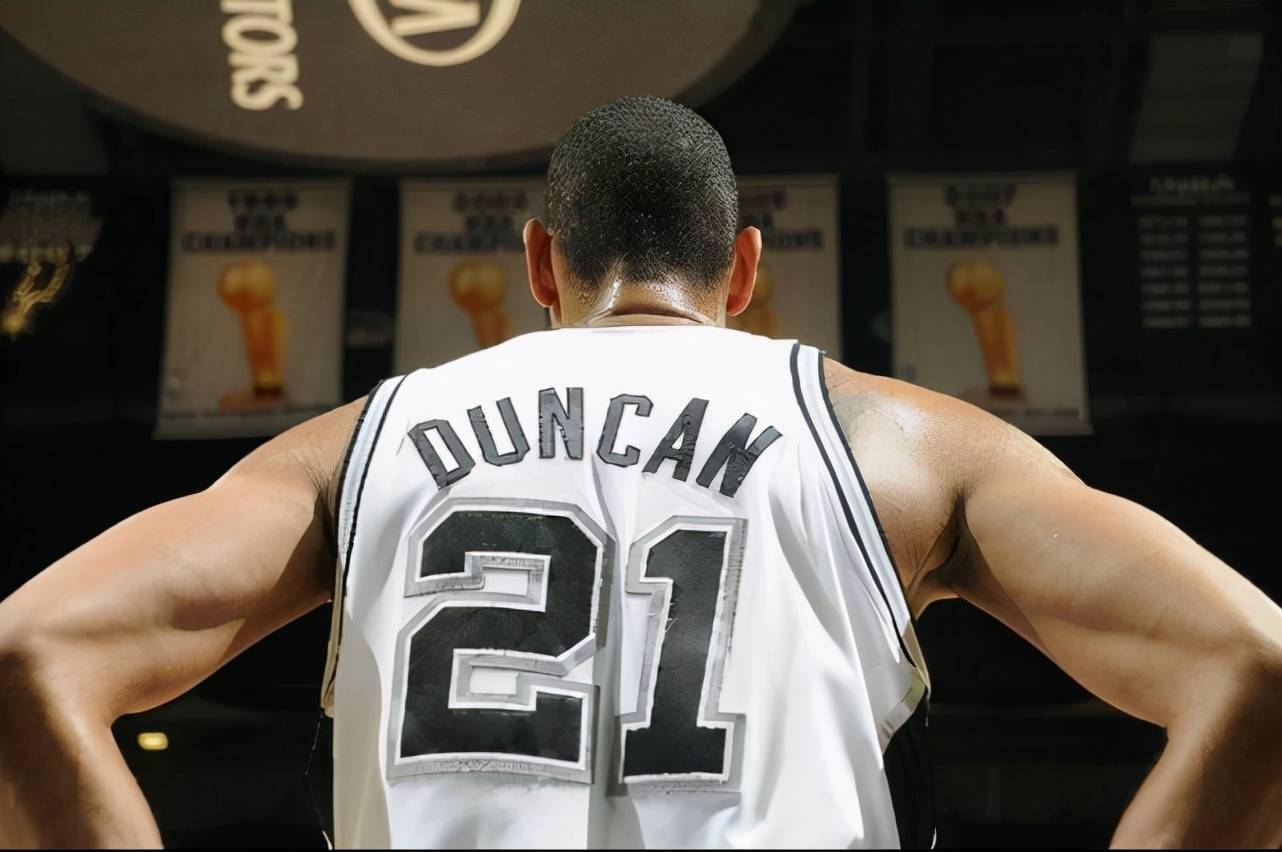 加斯佩里尼：10人应战的比赛变得困难，我们犯了一些错误（加斯佩里尼：少一人作战让比赛更艰难，我们确实犯了一些错误）