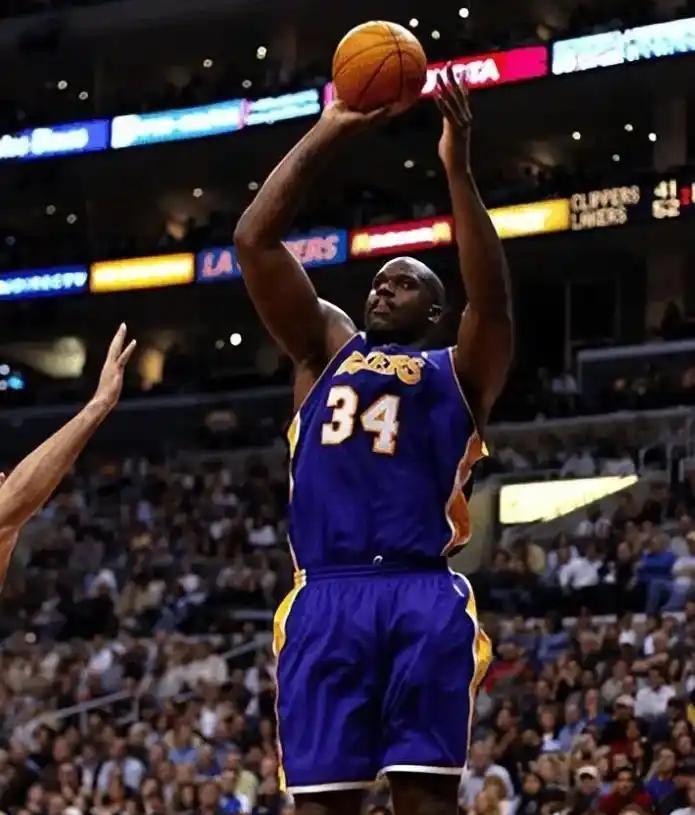 英超超过34岁的球员最佳阵容：（英超34岁及以上球员最佳阵容）