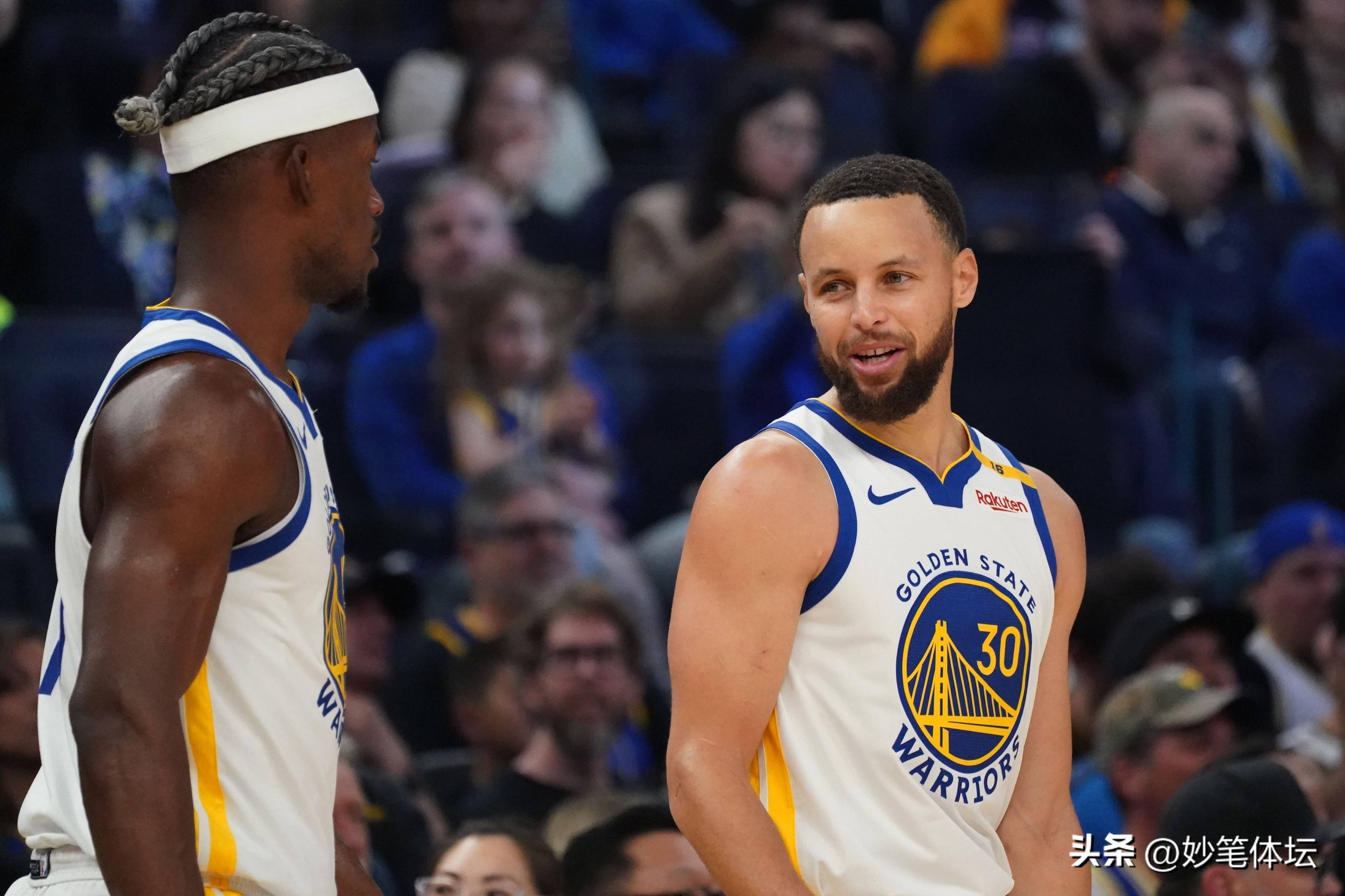 早报：推开门重逢再相拥？（早报：开门相逢，能再拥抱吗？）